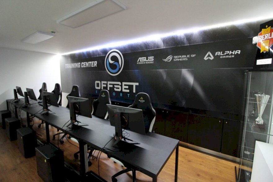 OFFSET anuncia substituto de Fox