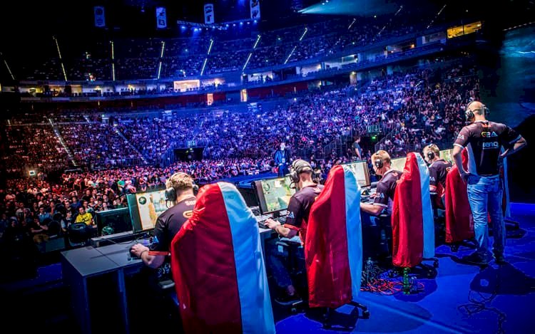 Jogadores de Futebol investem no Esports