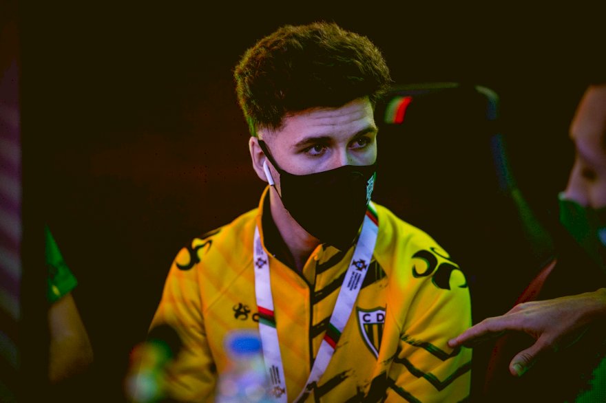 Fam anuncia saída do CD Tondela