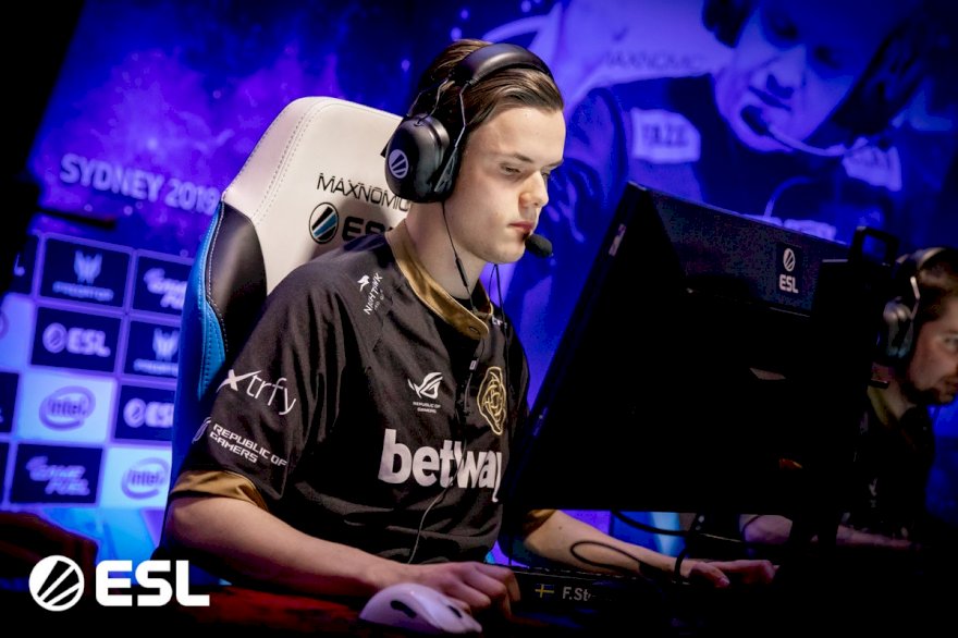 REZ renova com a NIP