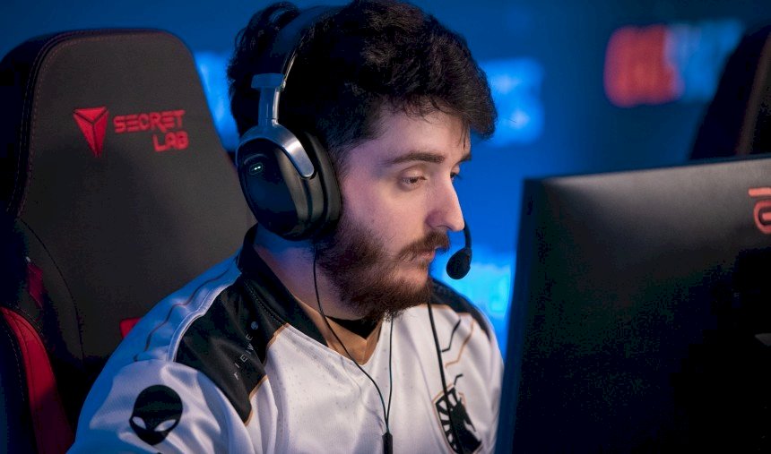 NAF renova contrato com Liquid 