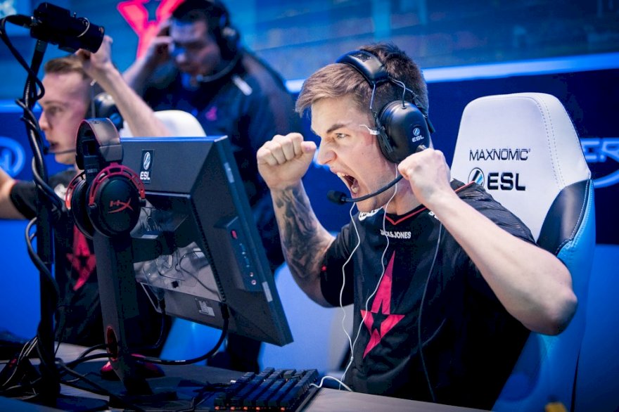 mike afirma que dev1ce pode voltar à Astralis