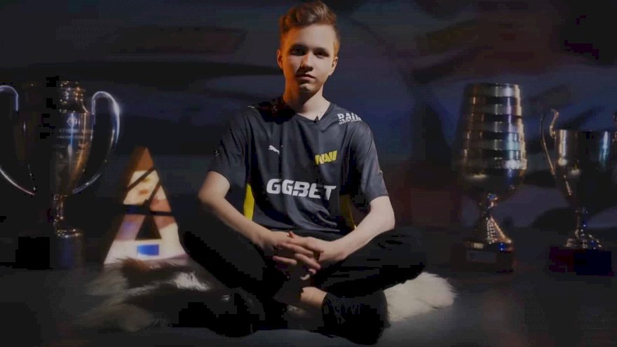 m0NESY despede-se da NAVI