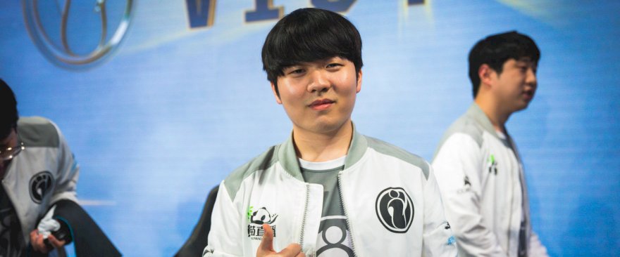 Rookie abandona a Invictus Gaming