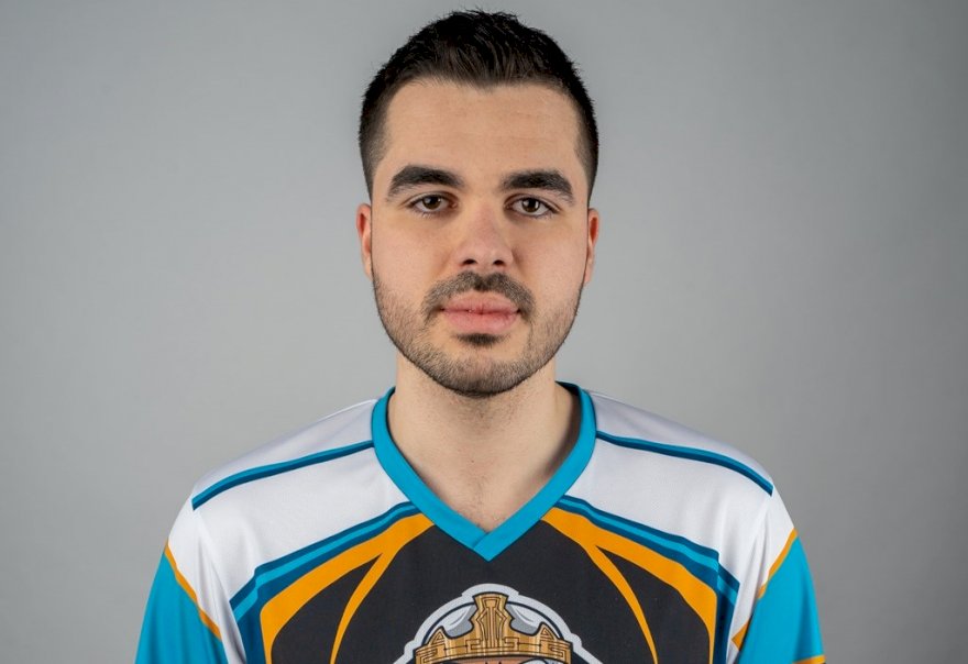 Phatt abandona a Angry Titans