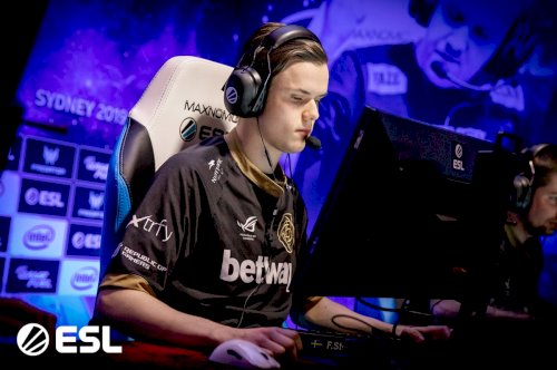 REZ renova com a NIP