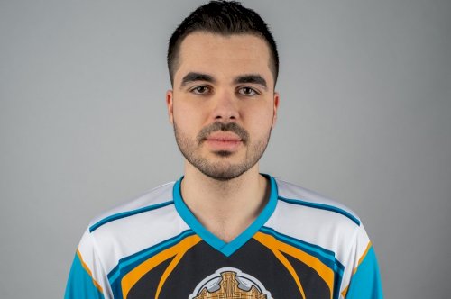 Phatt abandona a Angry Titans