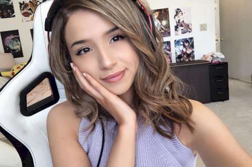 Pokimane fica na Twitch